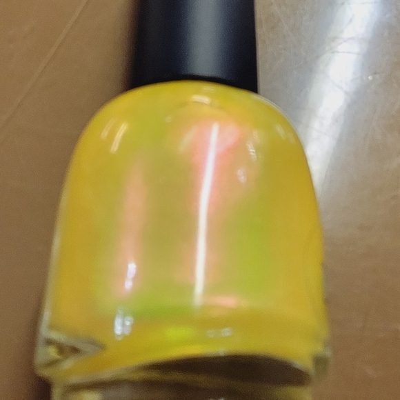 Victorian Varnish Primrose and Honeysuckle - Picture 2 of 4